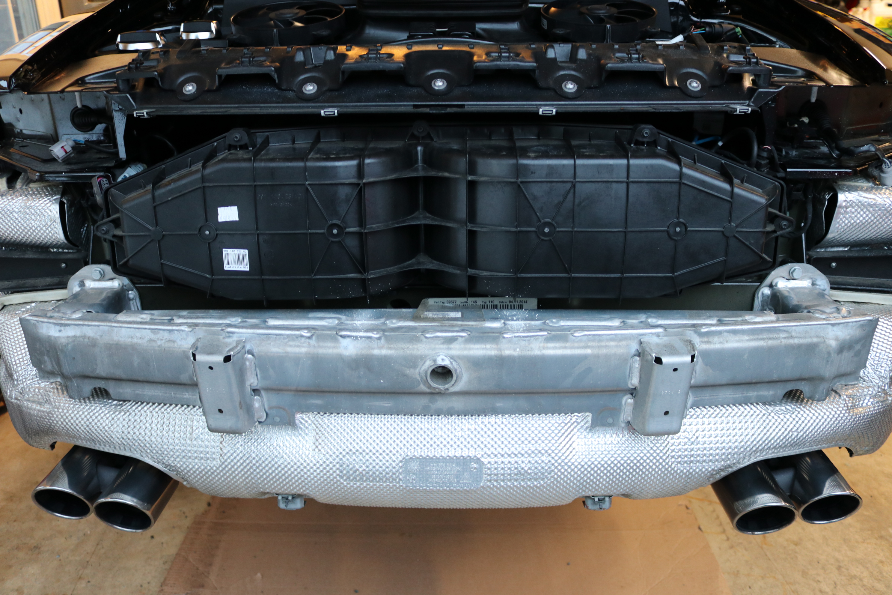 Porsche 911 (991) on rear bumper removal